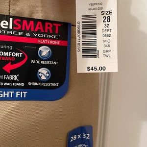 Roundtree and Yorke Men’s Khaki Pants